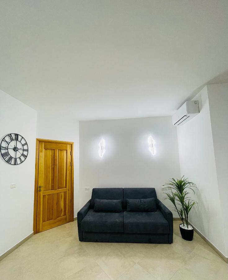 New, Modern Ground Floor Apartment With Pool Ghajnsielem Екстер'єр фото